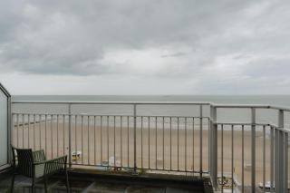 Stylish Stay with Stunning Ocean Views - 7