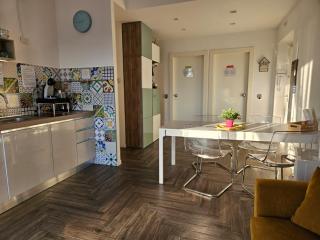 Be Your Home - Guest House Colors - 3