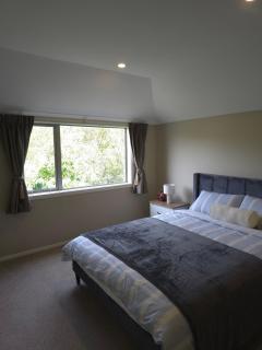 Vacation Home in Johnsonville 2BR & Free Parking - 4