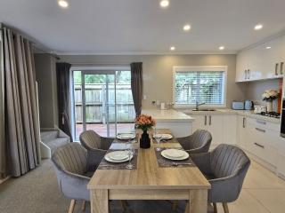 Vacation Home in Johnsonville 2BR & Free Parking - 3