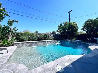 Sweet 4 bedroom, 3 bath plus Loft Bedroom, Pool Home - 2