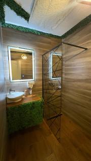 Romantic Chalet with Jacuzzi & Sauna 2- Trebević near Sarajevo - 1