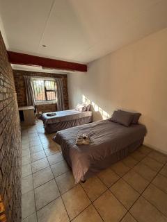 Spacious 7 bedroom house with pool and jacuzzi - 1