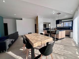 Superbe maison de plain pied à Saint Esteve - 0