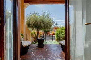 GuestHost - Lovely Villa with Garden - 7