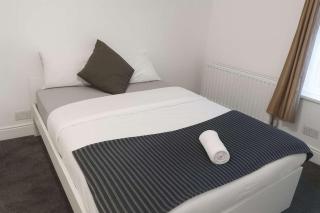 Modern and Spacious 6 bed-Home on Stapleton Road- Ideal for contractors and work stays - 6