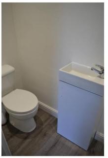 Modern and Spacious 6 bed-Home on Stapleton Road - 1