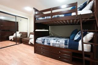 Comfy Pool Home,1/4 mile Walk To Disneyland - 9