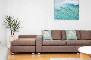 Twin Palms 4BRM Coastal Retreat with Pool & BBQ - 2