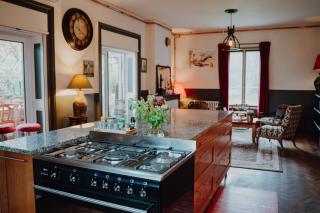 Le Baccara Lodge, véritable maison de famille avec piscine et parc - 3