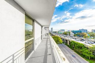 Brickell Border 3BR by Untitled Stay - 6