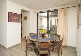 Modern 2 Bedroom Apartment with Gym and Pool - 6