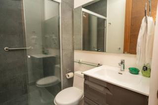 Modern 2 Bedroom Apartment with Gym and Pool - 2