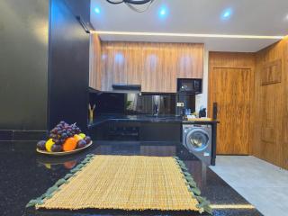 Luxury & Modern Style 1BR, Gueliz-Steps from train - 4