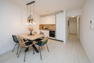 LuxStay Apartments APT1 - Private Parking, Terrace - 7