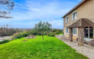 Cozy Home In Touvre With Wifi - 3