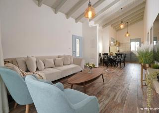 הילת השחר - וילה מדהימה עם 3 חדרי שינה ובריכה פרטית מחוממת ומקורה בעין יעקב - 8