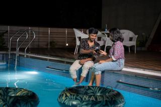 Prism Peak with pvt Pool, BBQ & Projector by Homeyhuts - 7