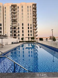 Local-Owned Luxury Suite, Canal-View & Fireplace - 9