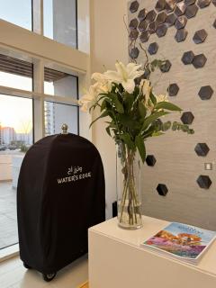 Local-Owned Luxury Suite, Canal-View & Fireplace - 4