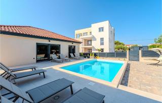 Gorgeous Home In Privlaka - 1