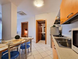 Modern residence flat with balcony-Beahost - 3