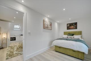 The Luxe Apartment - 4