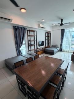 Infinity pool Sutera Avenue family suite Free Wifi -Netflix -Parking - 6