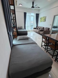 Infinity pool Sutera Avenue family suite Free Wifi -Netflix -Parking - 9