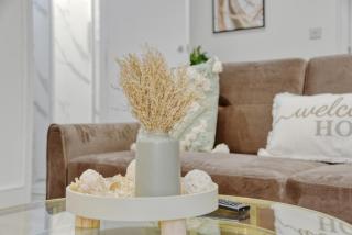 The Luxe Apartment - 9