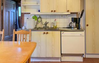 2 Bedroom Stunning Home In Värnamo - 5