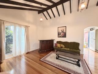 Luxury 3BR Home ,Office,Garden,Minutes to Beach - 2