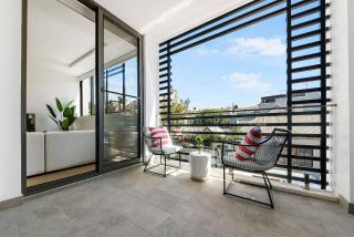 Cozy Redfern City Pad: 1 Bed 1 Bath Near CBD - 2