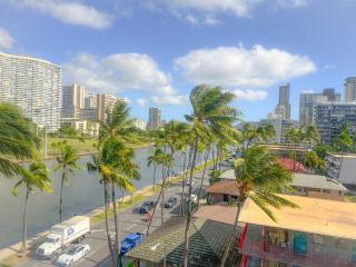 Happy Hawaiian Monarch Studio condo - 1