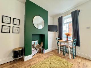 Compact, Quirky & Cosy Home in Central Exeter - 8
