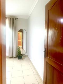 Keisha Luxury Furnished Apartment Bukoto - 6