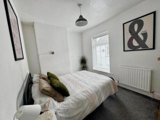 Compact, Quirky & Cosy Home in Central Exeter - 2