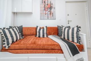 LuxStay Apartments APT2 - Private Parking - 1