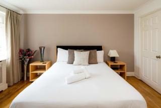 Sydenham Haven: 2-Bedroom Retreat by the Park - 9