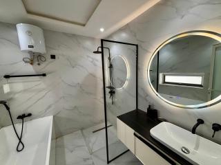 Magnifique Appartement avec PISCINE sur le toit, 3 Chambres, 4 Salles de Bain, Gym, Terrasse, Cuisine locale & nettoyage quotidien LUXURY & COMFORT in ALMADIES - 3