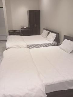 Mantara Hotel Dhariyawad - 4