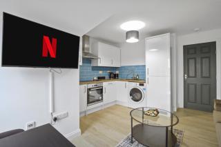 Bedford BeautyI Exquisite 1BDR I Modern AmenitiesI Wi-Fi I Parking I Sleeps3 - 9