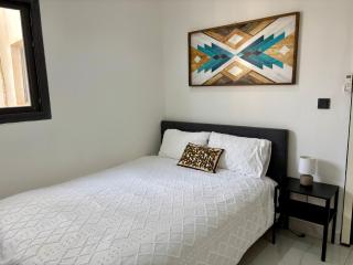 Magnifique Appartement avec PISCINE sur le toit, 3 Chambres, 4 Salles de Bain, Gym, Terrasse, Cuisine locale & nettoyage quotidien LUXURY & COMFORT in ALMADIES - 5