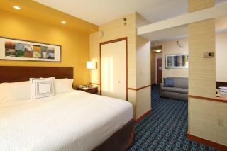 Fairfield Inn & Suites by Marriott Newark Liberty International Airport - 3