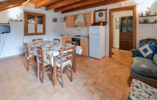 2 Bedroom Amazing Apartment In Loiano - 7