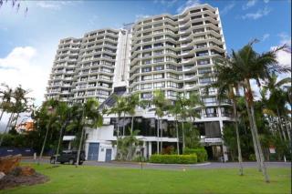 Dreamy Surfers Escape - 2