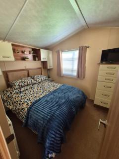 The Dancing Dolphin, 124 Aber Bay Holiday Park, Clarach, Aberystwyth - 2