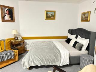 Studio - CLASSIC - - 8