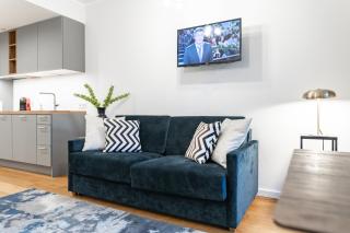 Stylish Studio with Balcony and Parking - 5