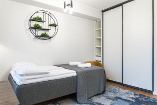 Stylish Studio with Balcony and Parking - 9